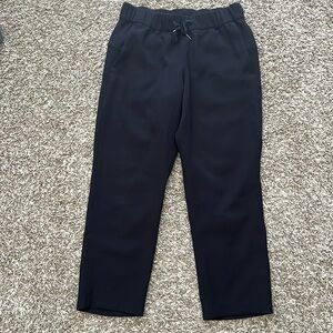 Lululemon cropped pull on pants
